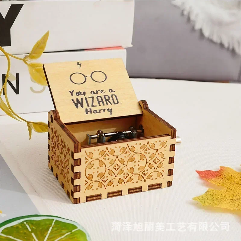 صندوق موسيقى يدوي التشغيل بتصم - مراجعة Woodworking Tv وسعره